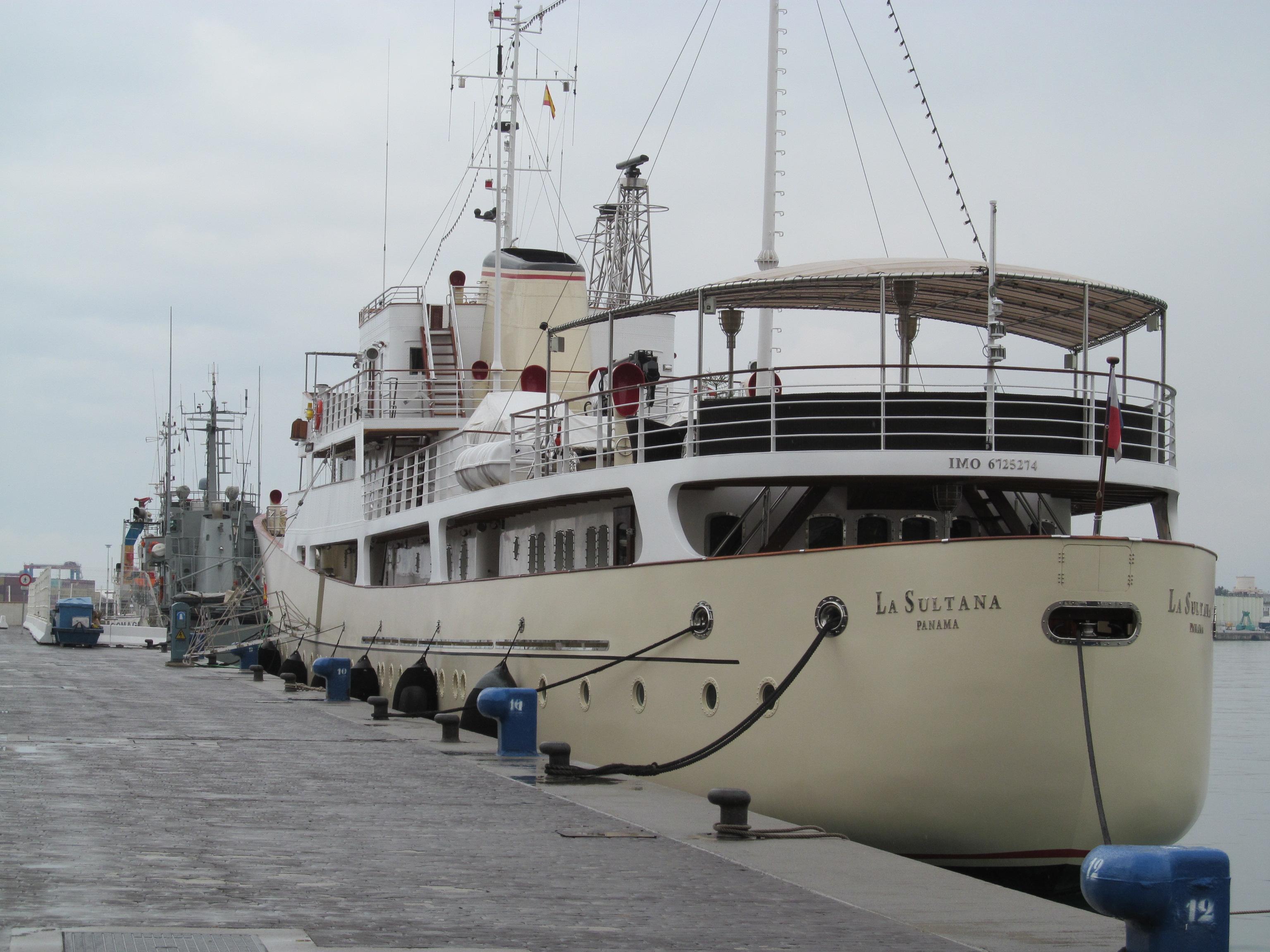 La_Sultana_Yacht,_in_Málaga.jpg