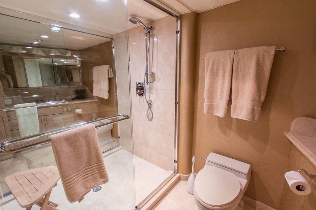 MASTER ENSUITE.jpg