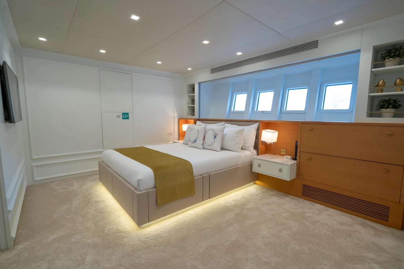 Master Stateroom 04.jpg