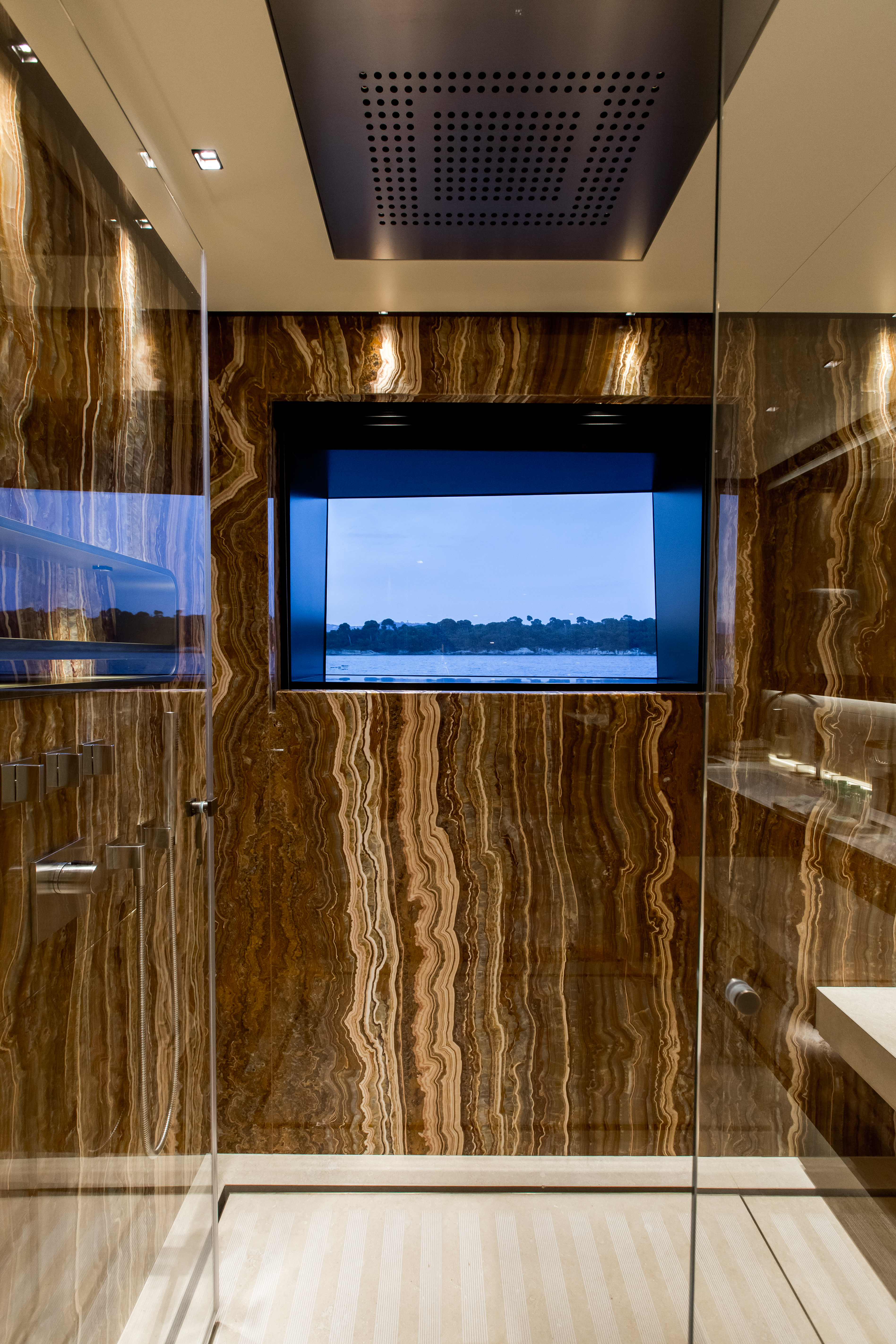 Master ensuite  00004.jpg