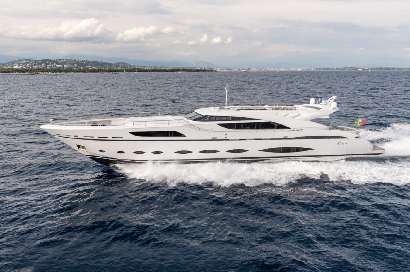 Motor Yacht FAST & FURIOUS.jpg