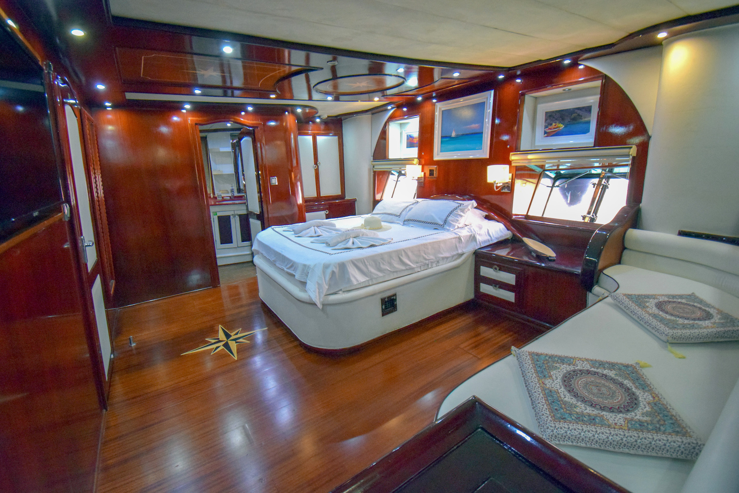 PERLA DEL MAR Interior - Second master cabin 1.jpg