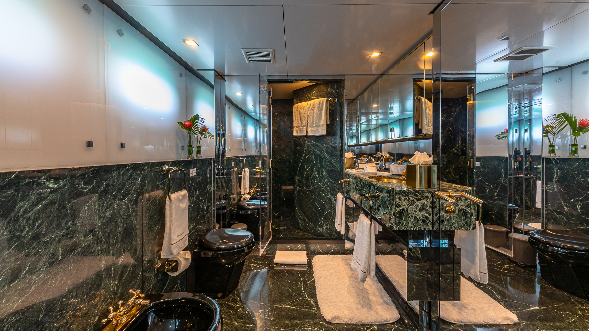 Queen Ensuite.jpg