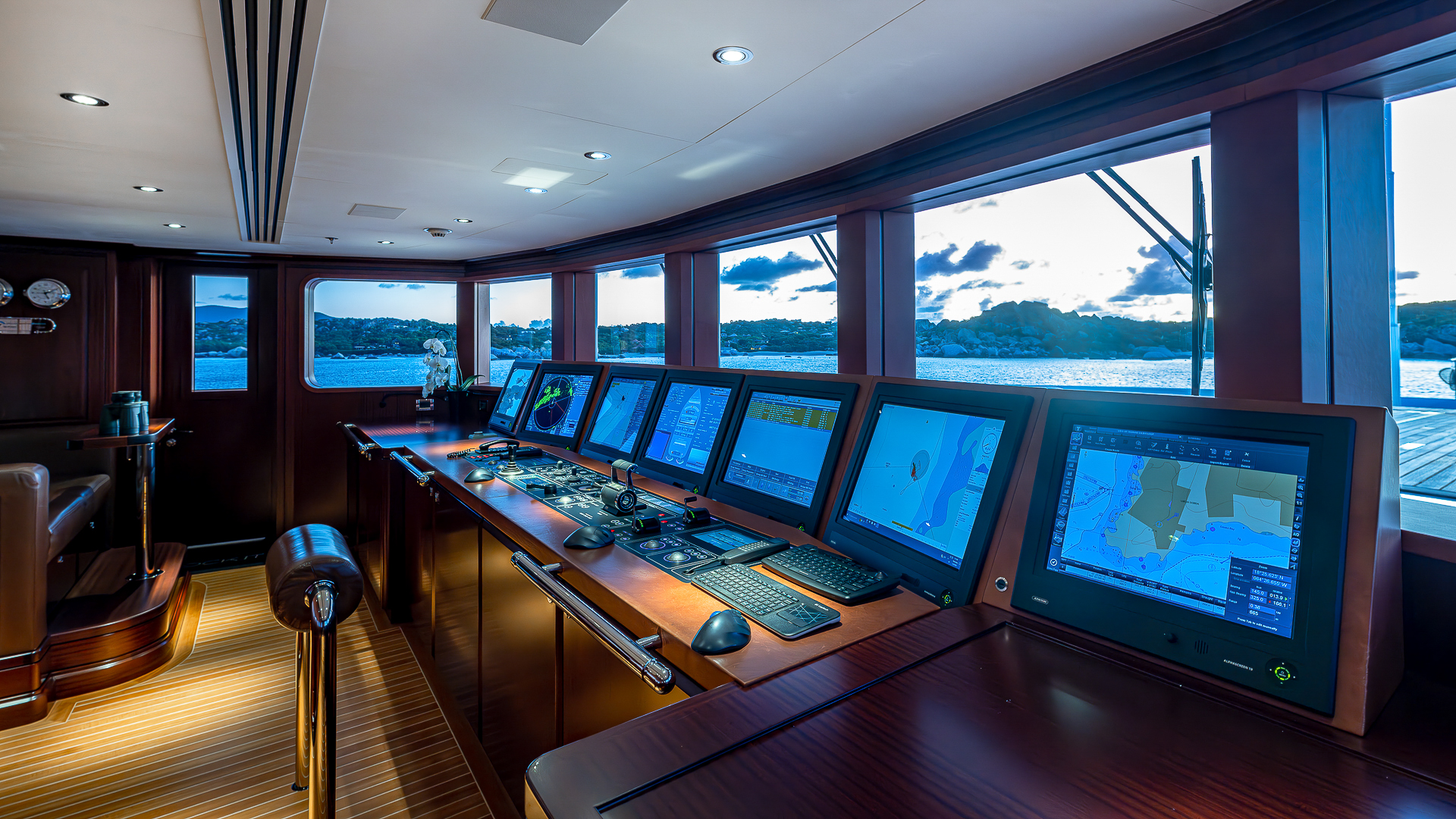 Rock It Bridge Helmstation credit Yachting Image.jpg