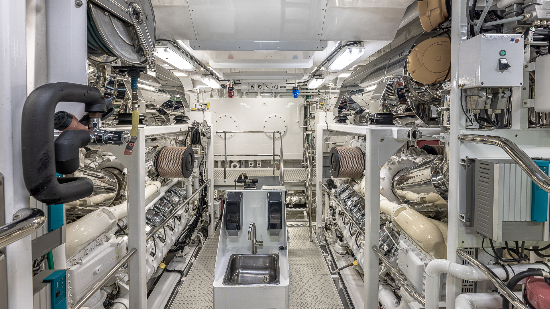 Rock It Engine room credit Yachting Image.jpg