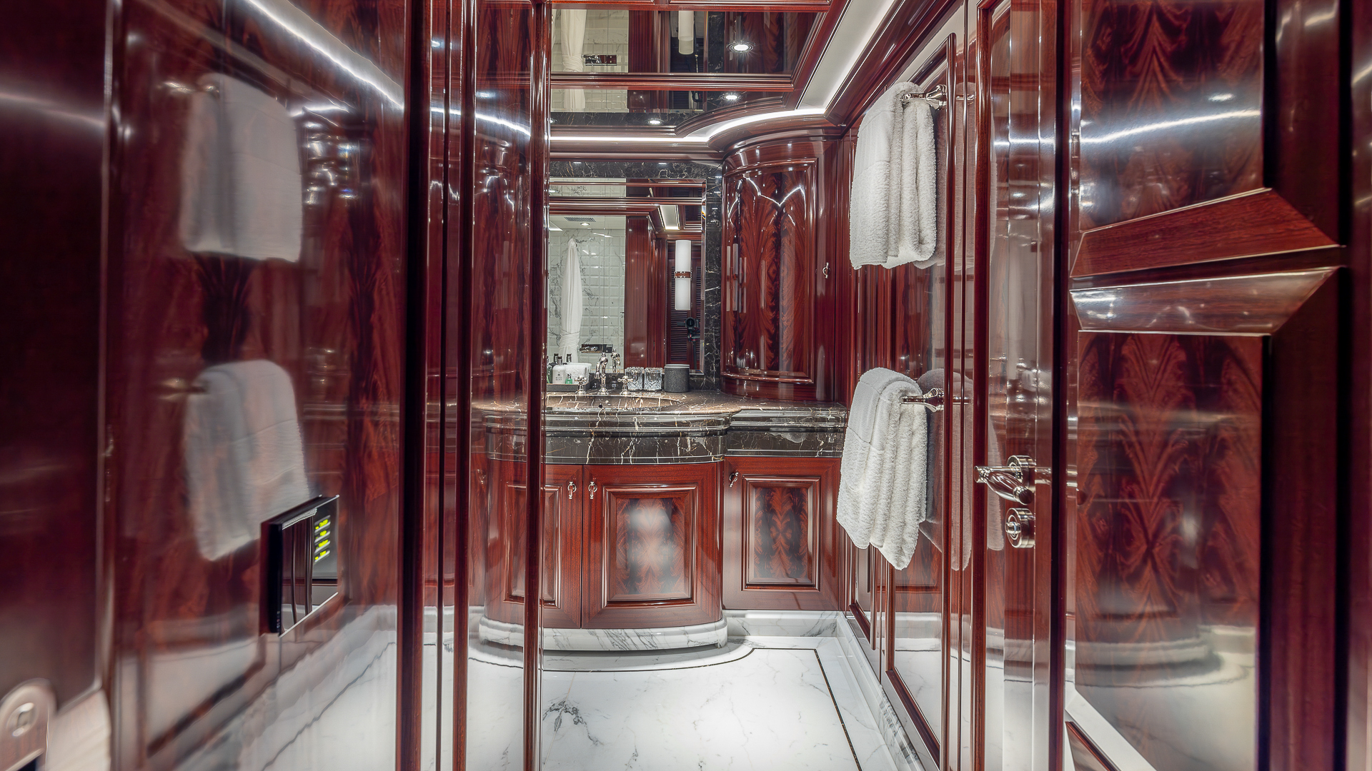 Rock It Guest suite - ensuite bathroom credit Yachting Image .jpg