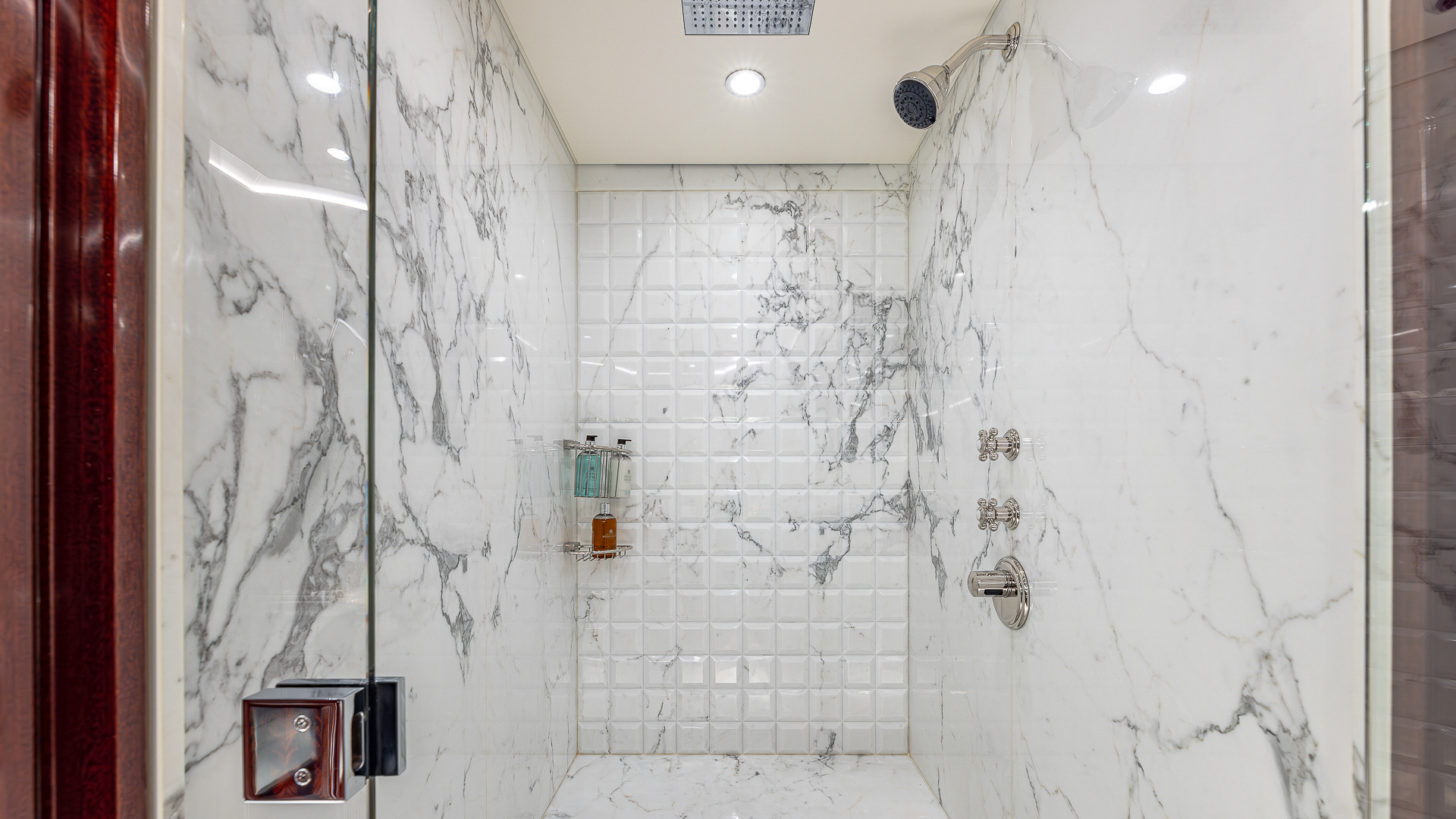 Rock It Guest suite - shower credit Yachting Image.jpg