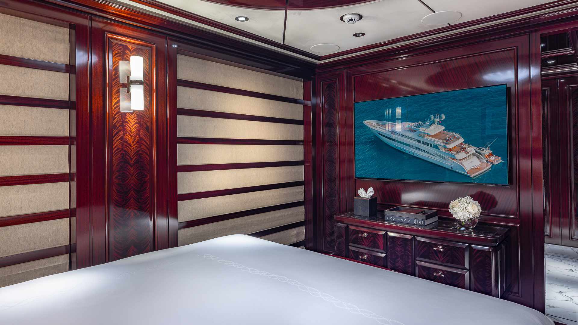 Rock It Queen Guest Suite - TV credit Yachting Image.jpg