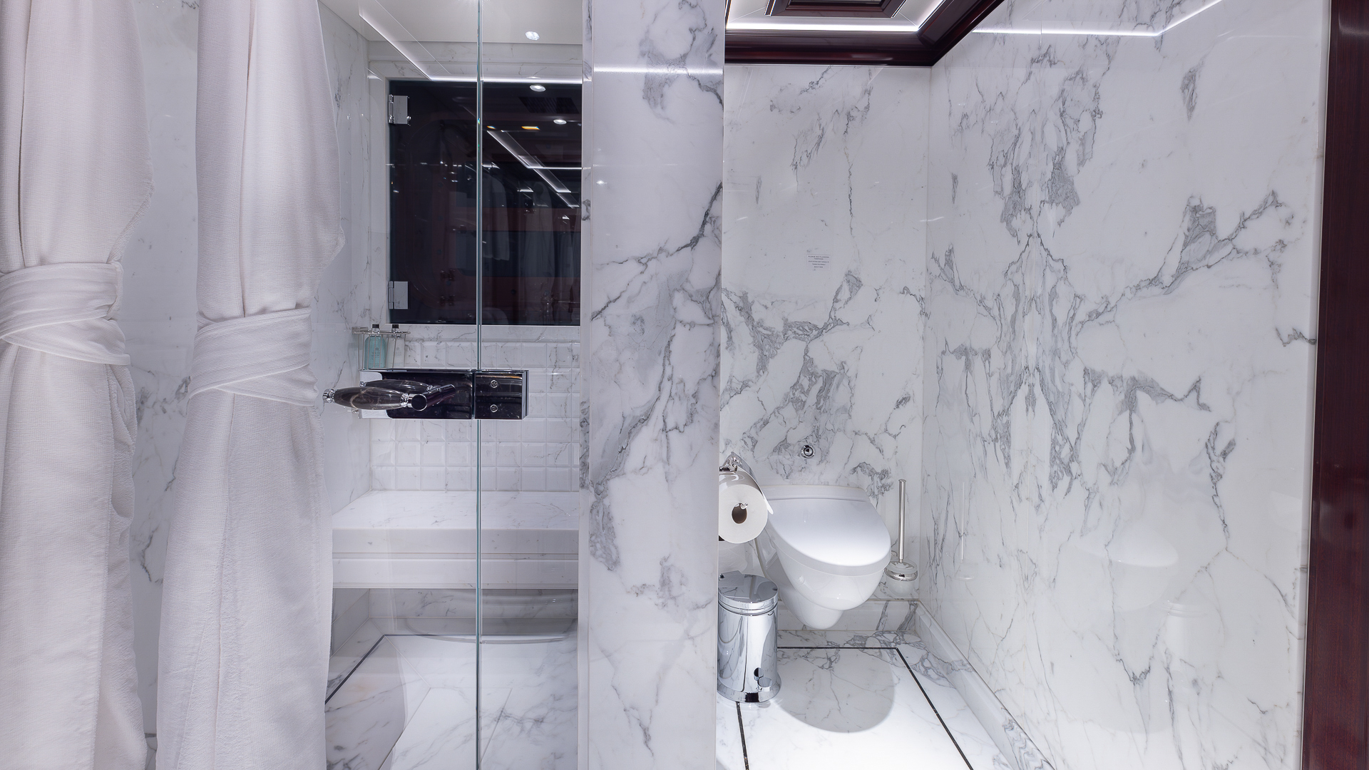 Rock It Twin guest - shower credit Yachting Image.jpg