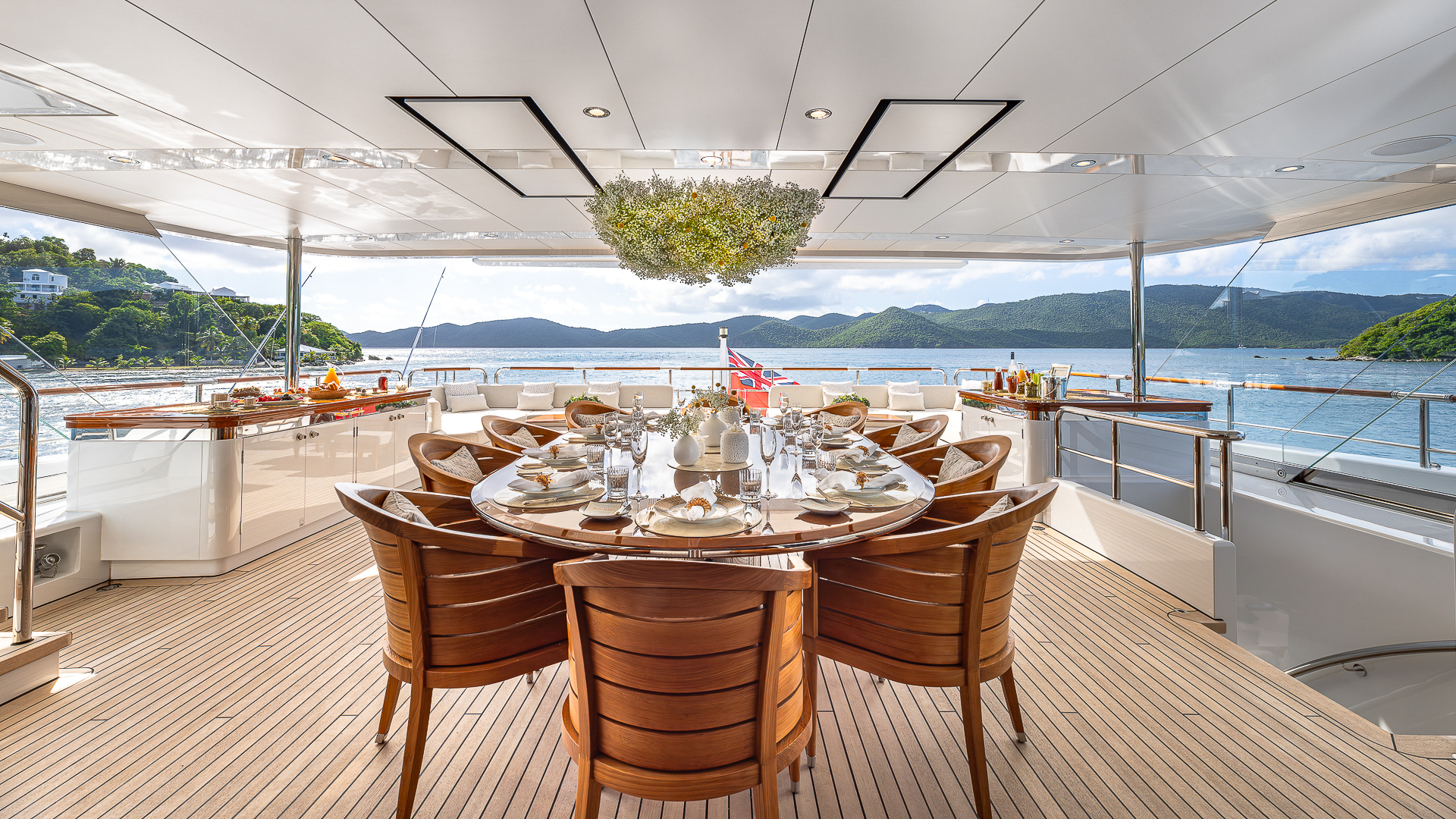 Rock It al fresco dining area credit Yachting Image.jpg