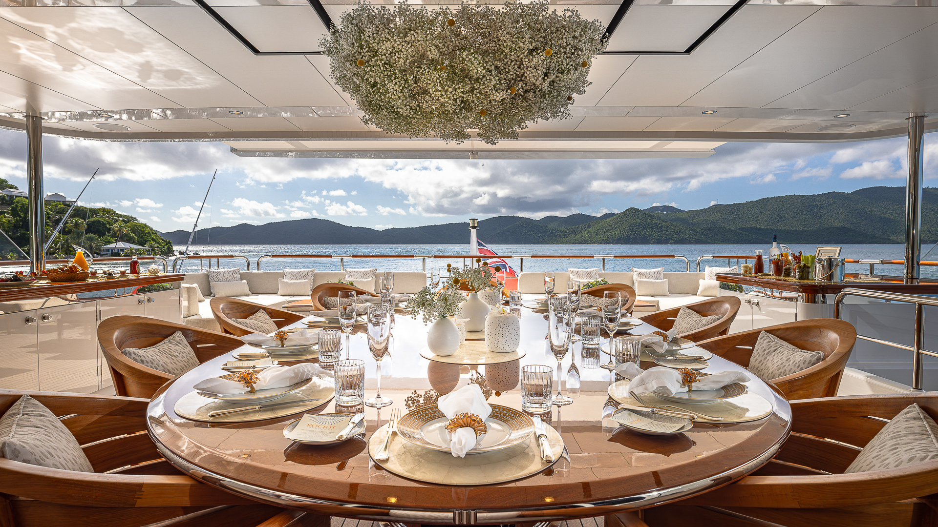 Rock It al fresco dining credit Yachting Image.jpg