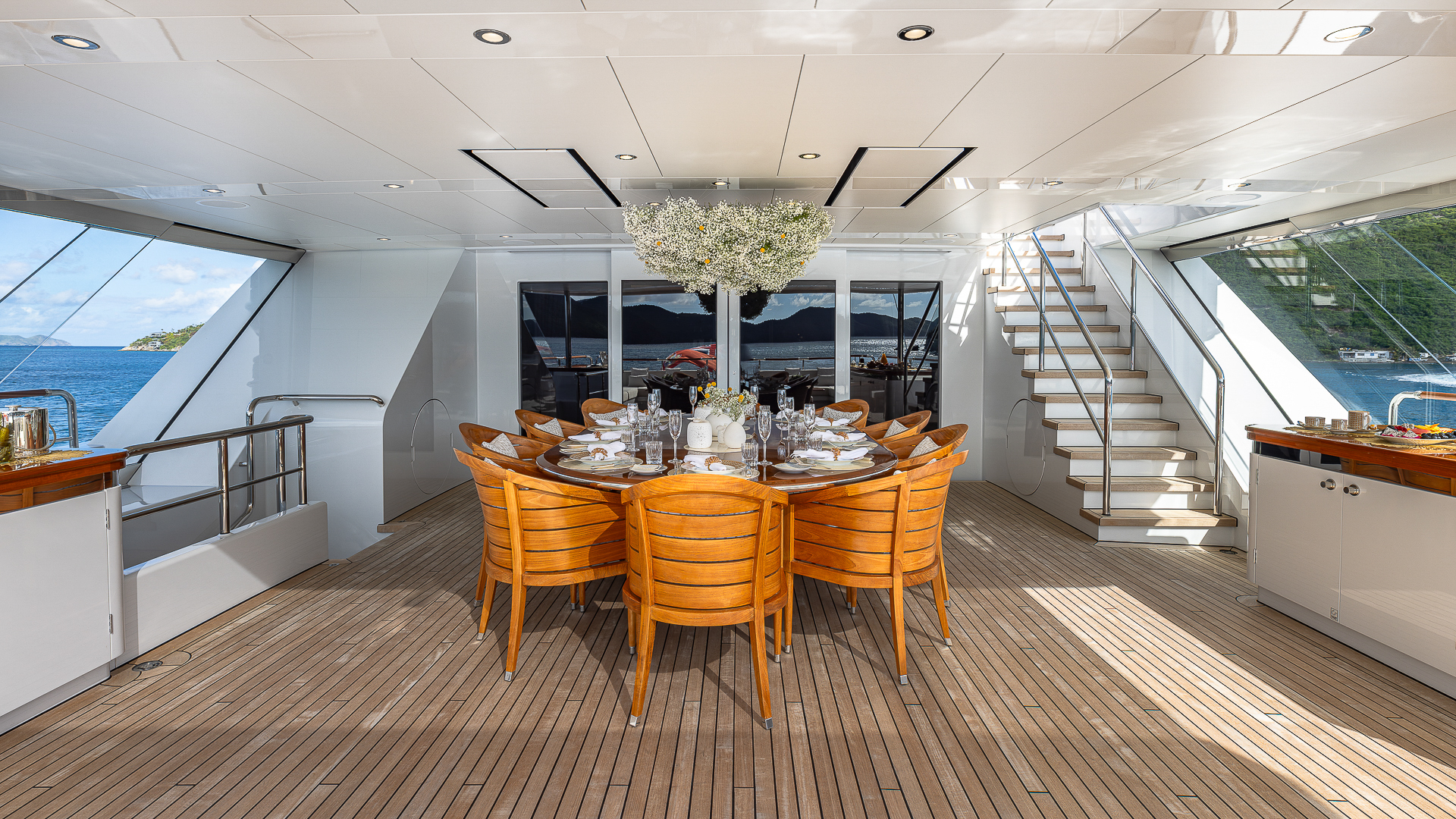 Rock It al fresco dining on the bridge deck aft credit Yachting Image.jpg