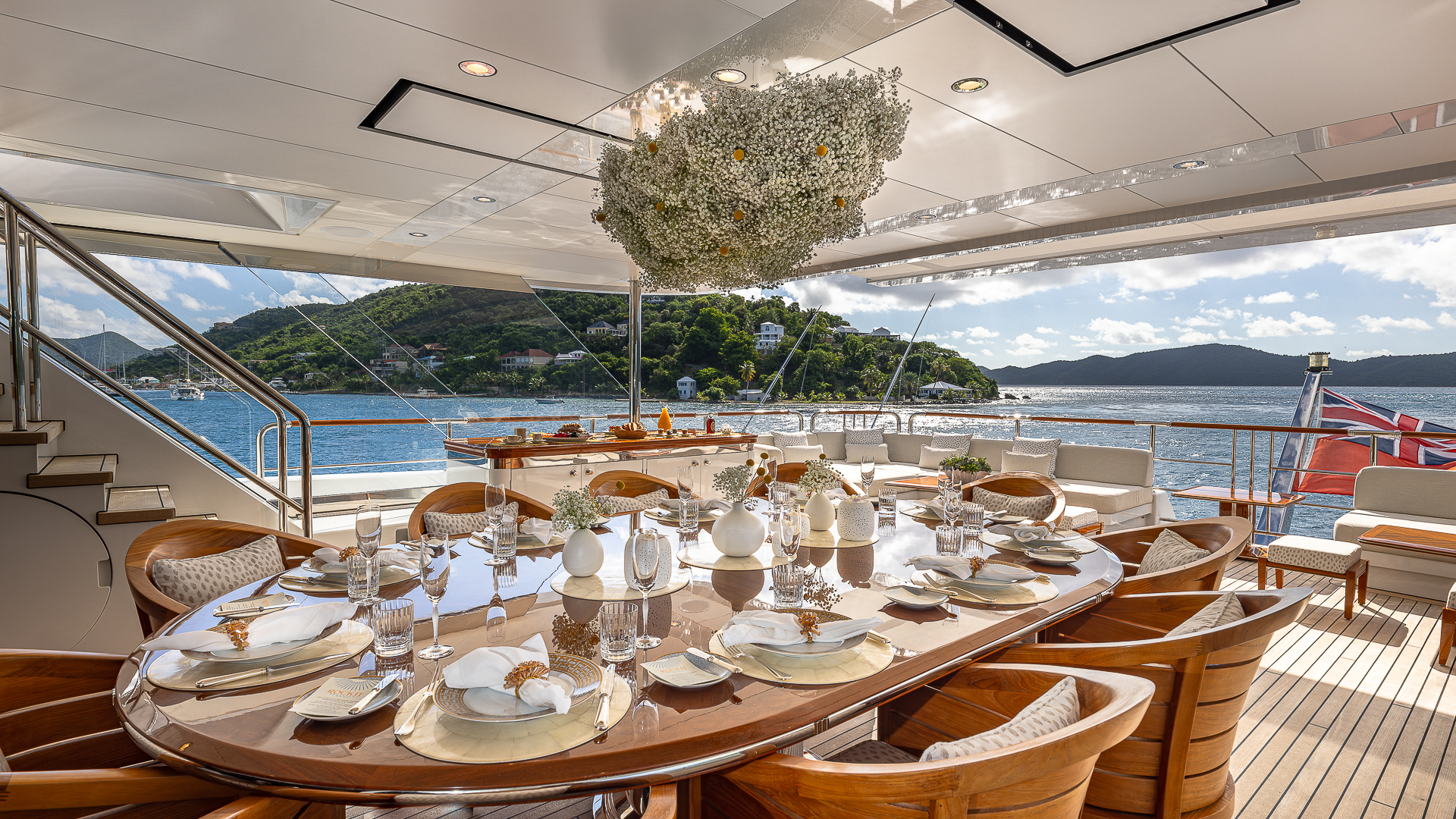 Rock It al fresco dining set up credit Yachting Image.jpg