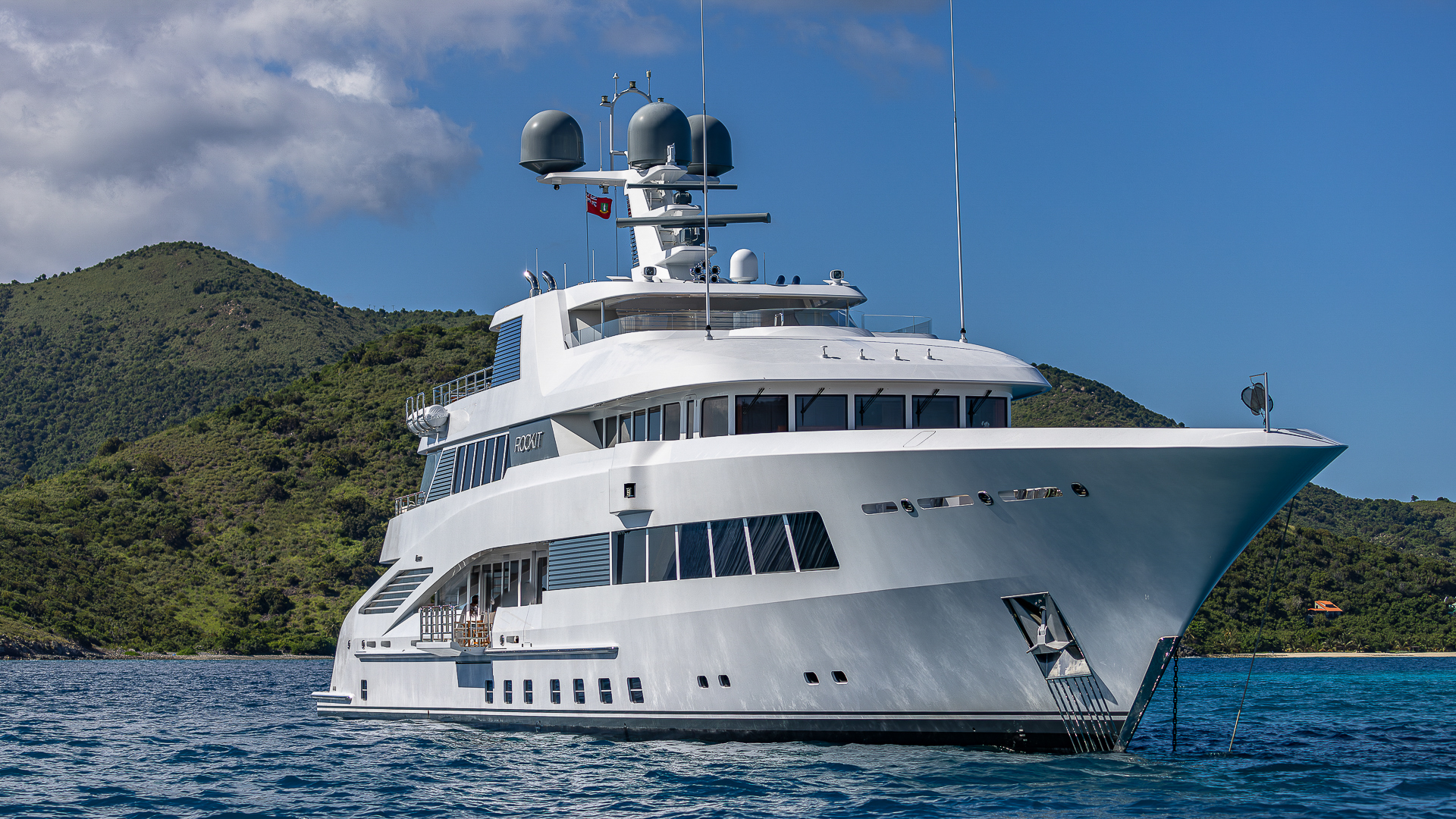 Rock It bow view credit Yachting Image.jpg