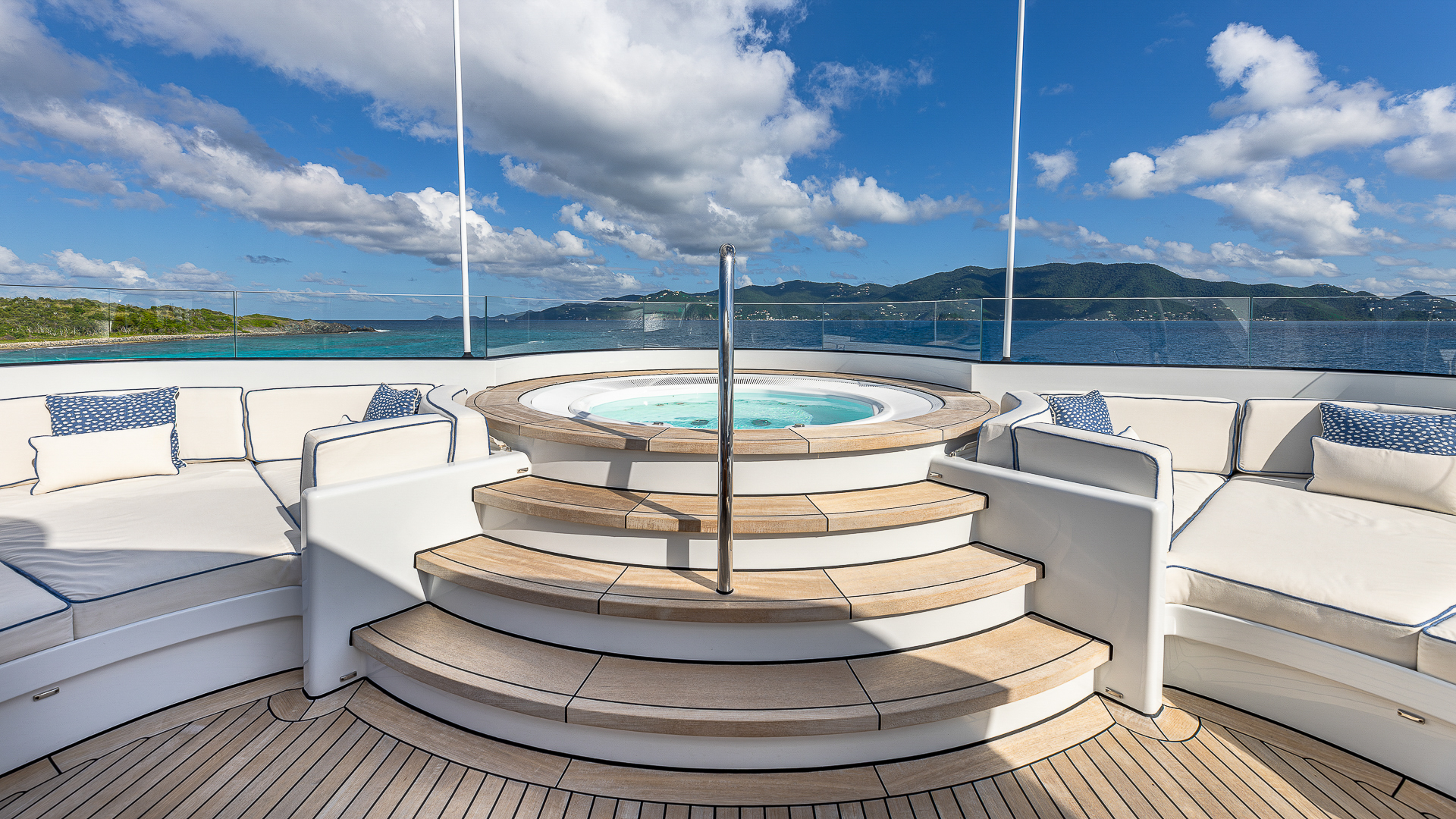 Rock It sun deck - Jacuzzi credit Yachting Image.jpg