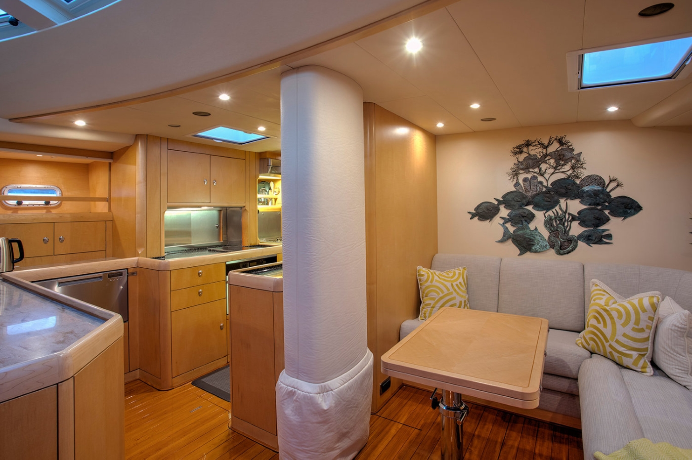 Salon with kitchen.jpg