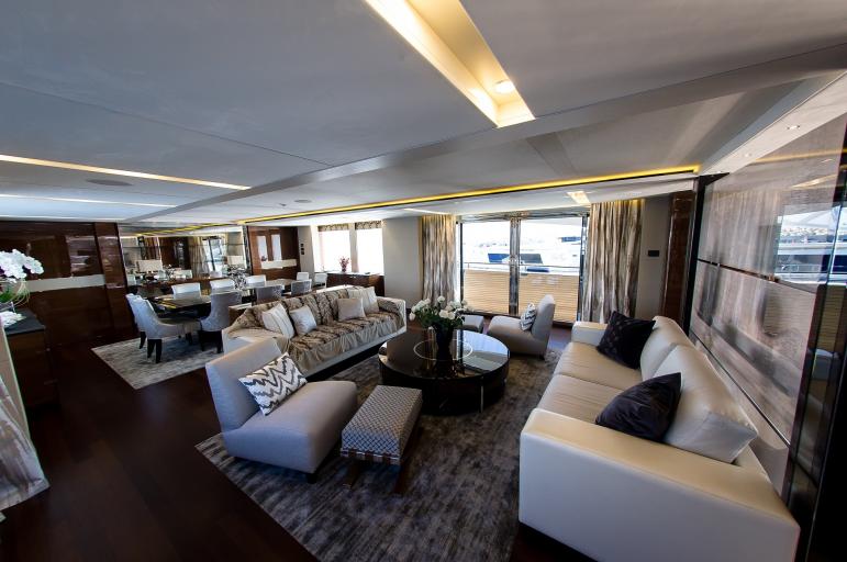 Saloon and dining area.jpg