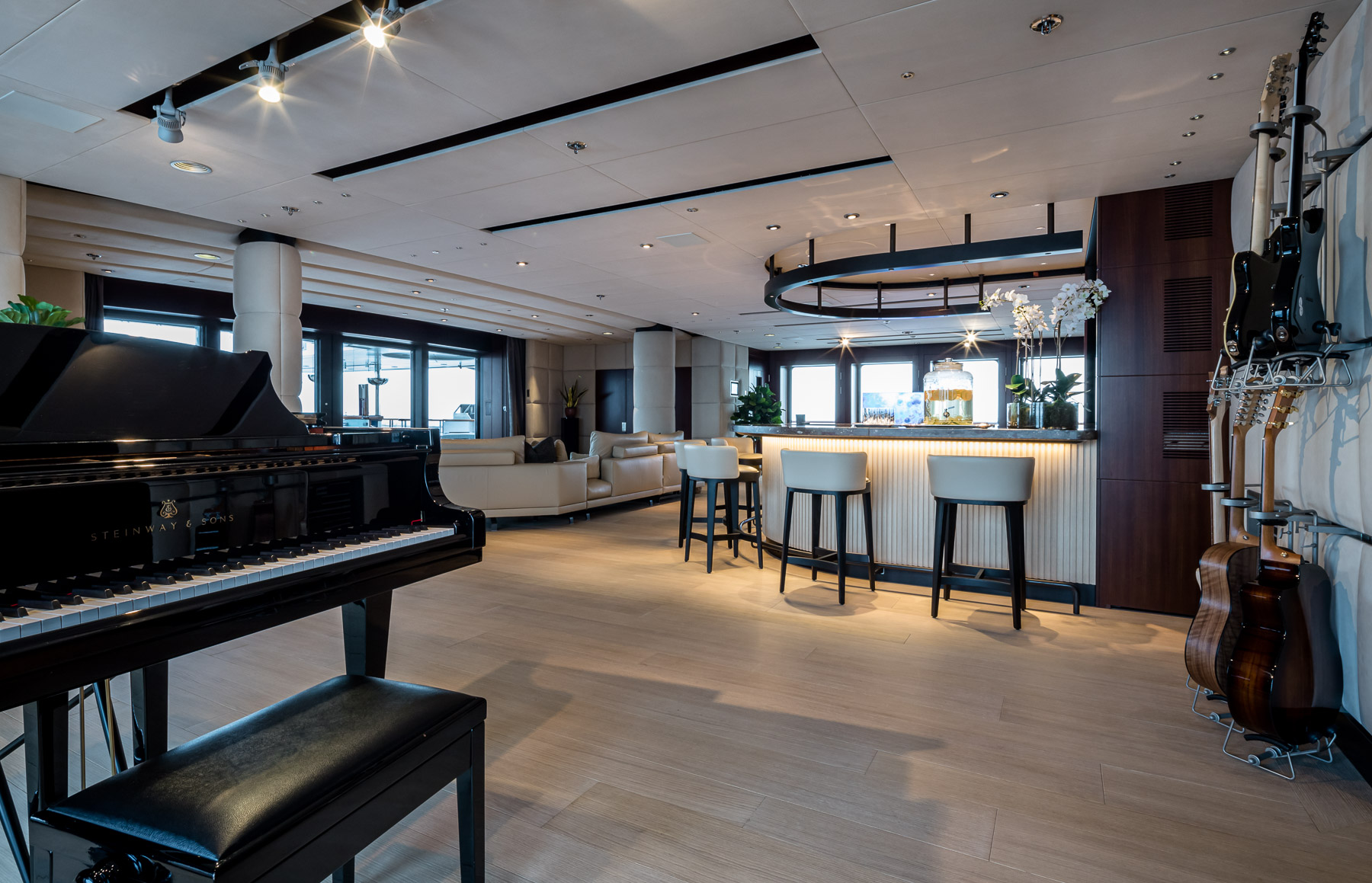 Studio Piano & Bar.jpg