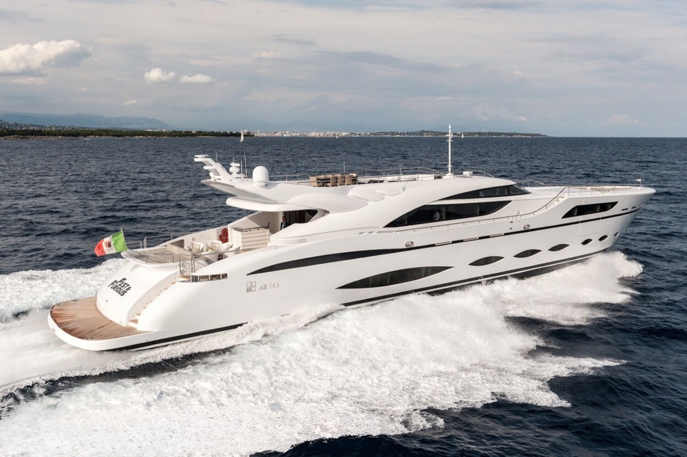 Superyacht FAST & FURIOUS.jpg