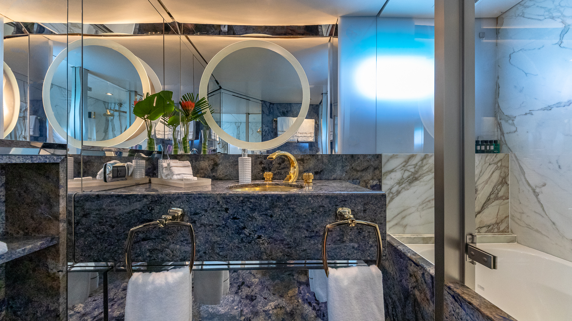 Twin Stateroom Ensuite 1.jpg