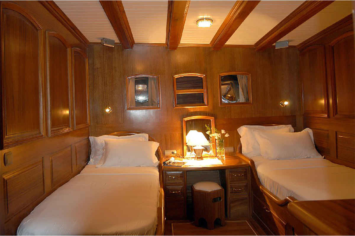 Twin cabin  00002.jpg