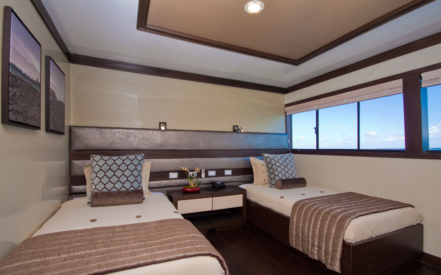 Twin cabin 00004.jpg