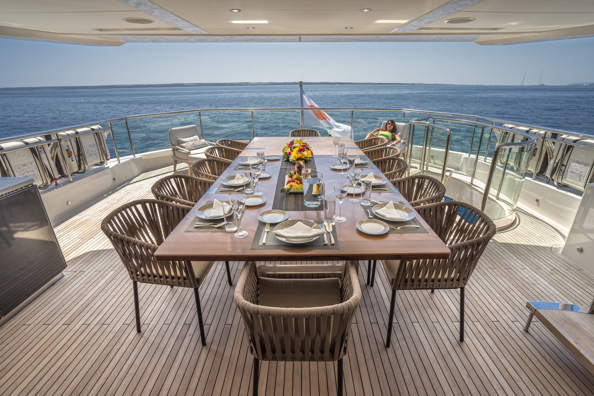 al fresco dining on the aft deck.jpg