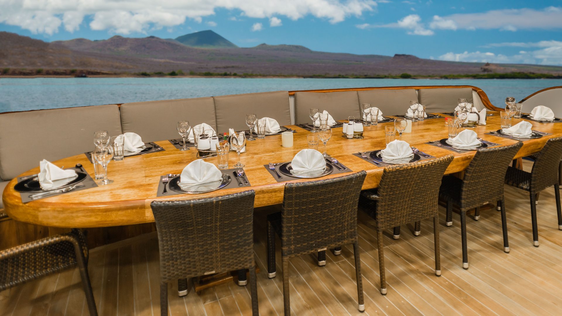 alfresco dining.jpg