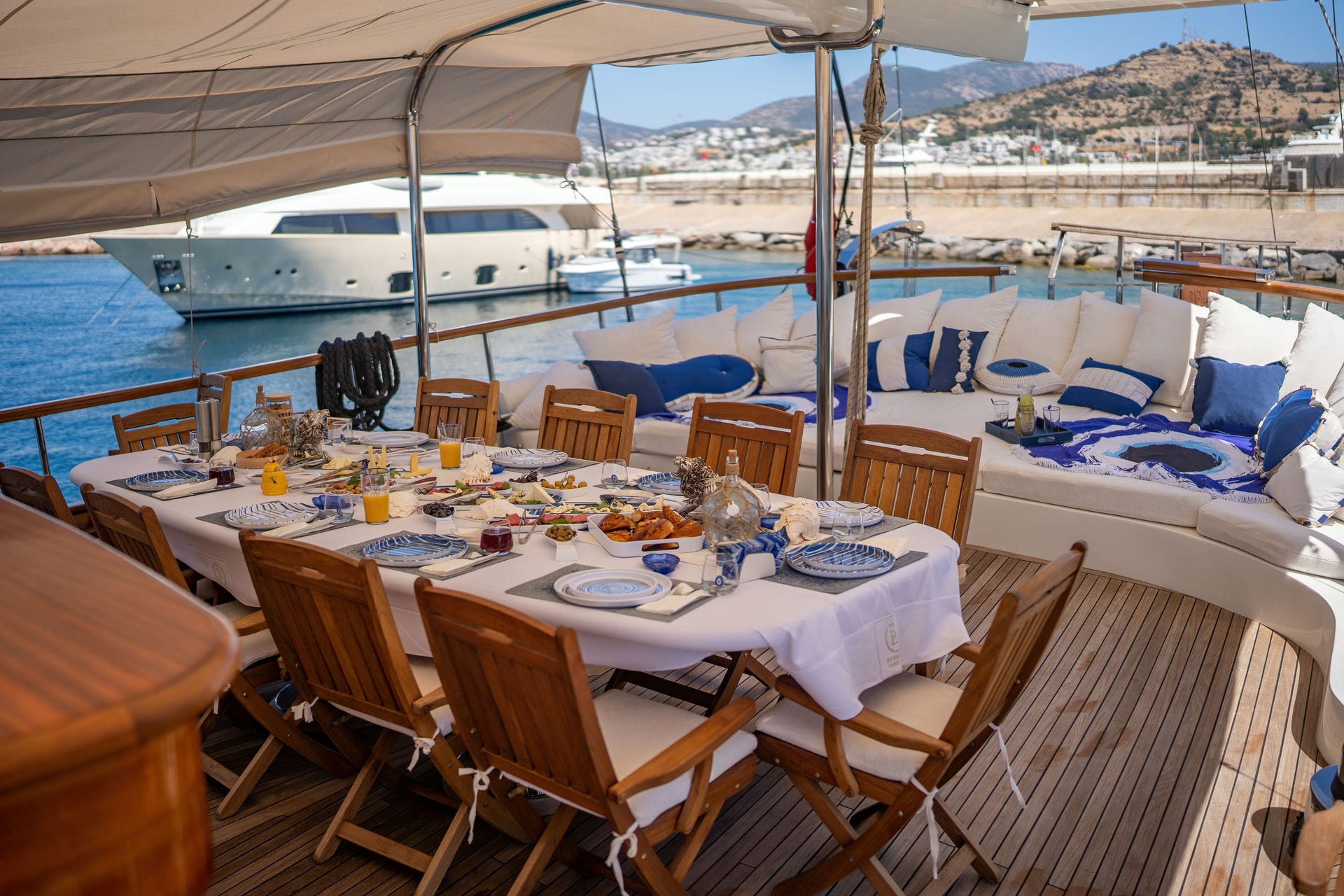 alfresco lunch .jpg
