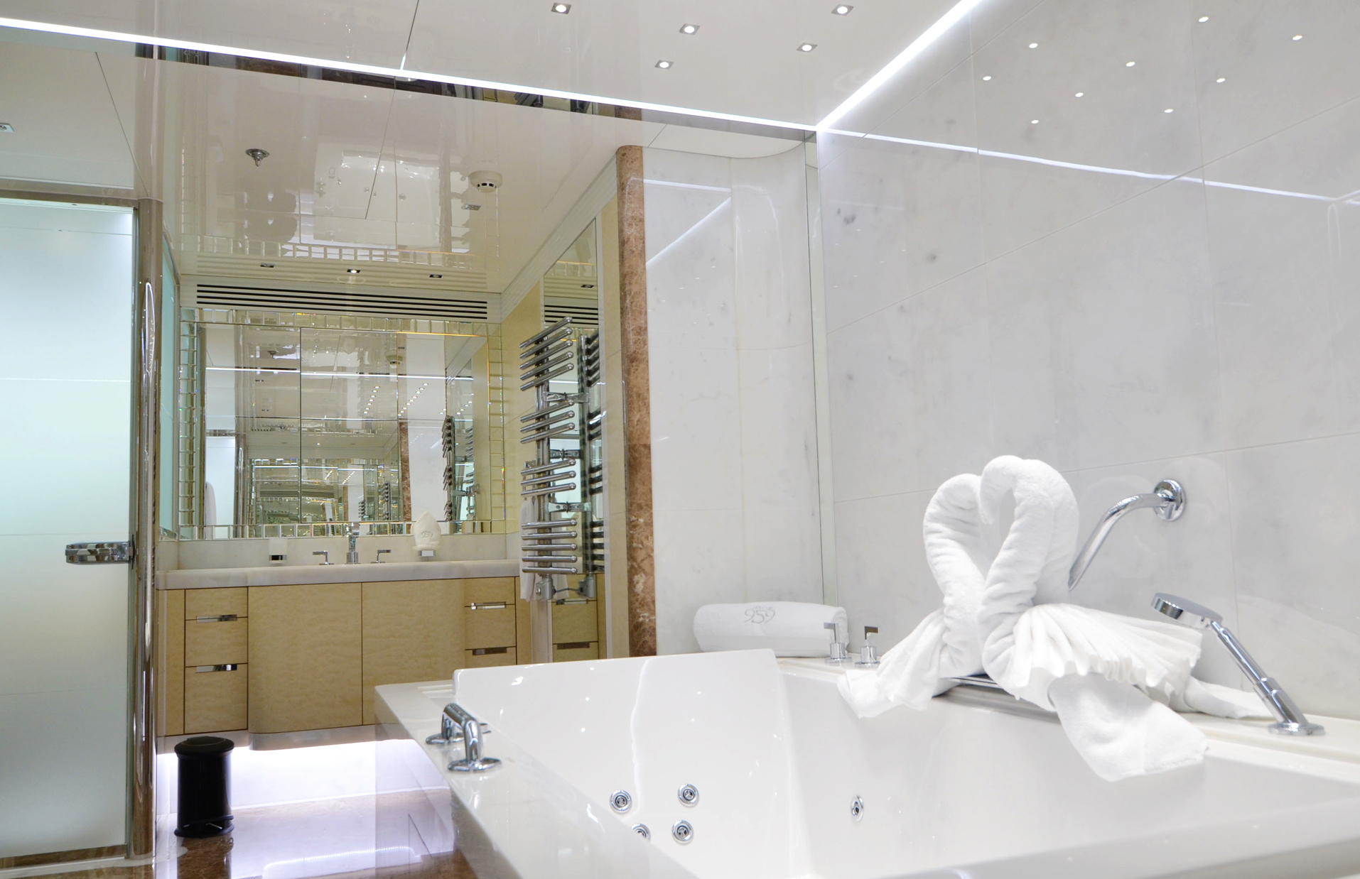 beautiful master bathroom.jpg