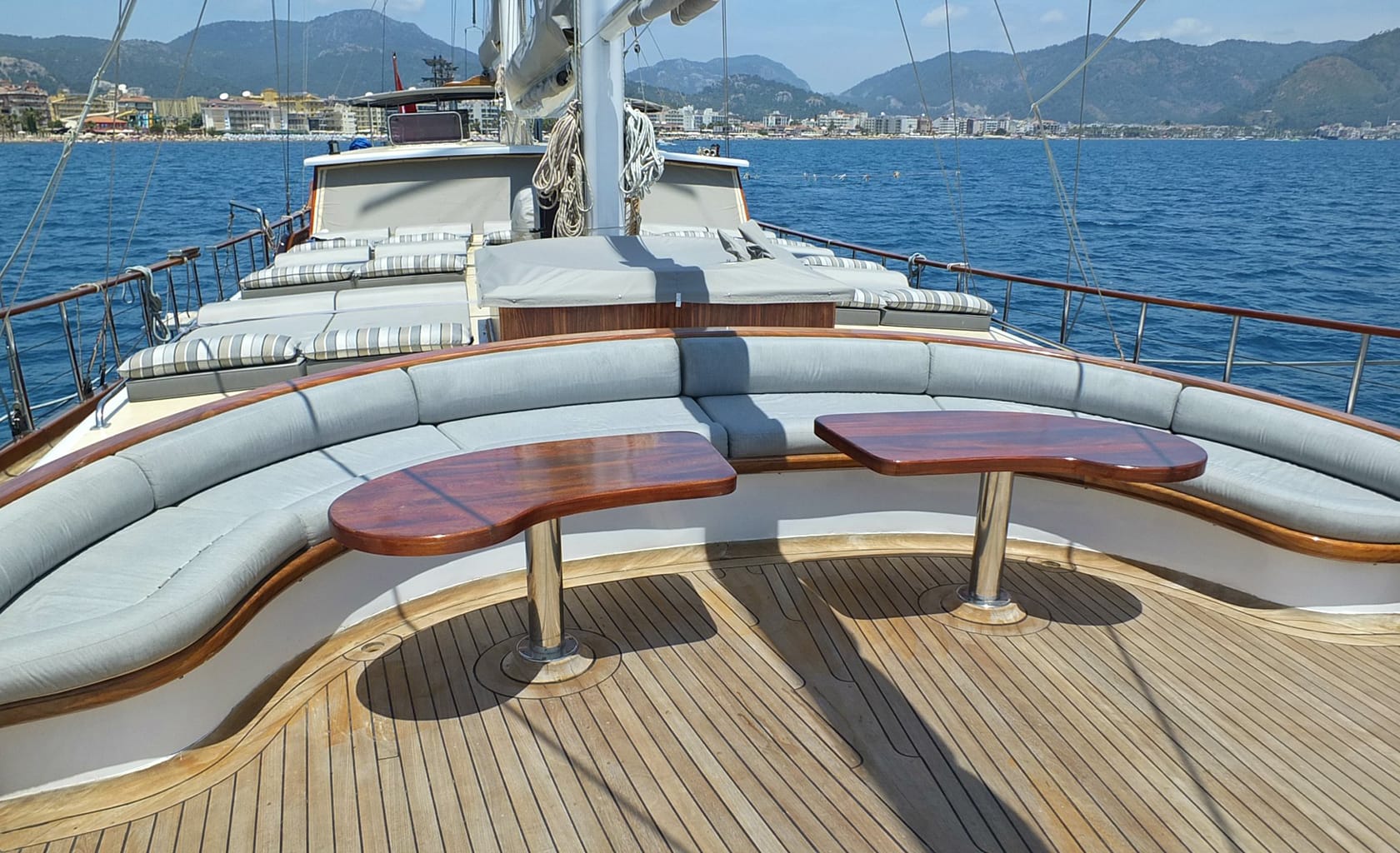 bow deck.jpg