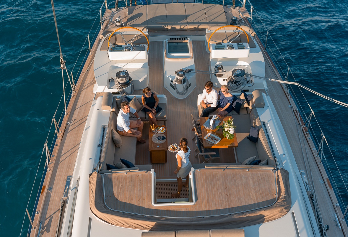 charter-yacht-grand-bleu-vintage-cockpit-aerial.jpg