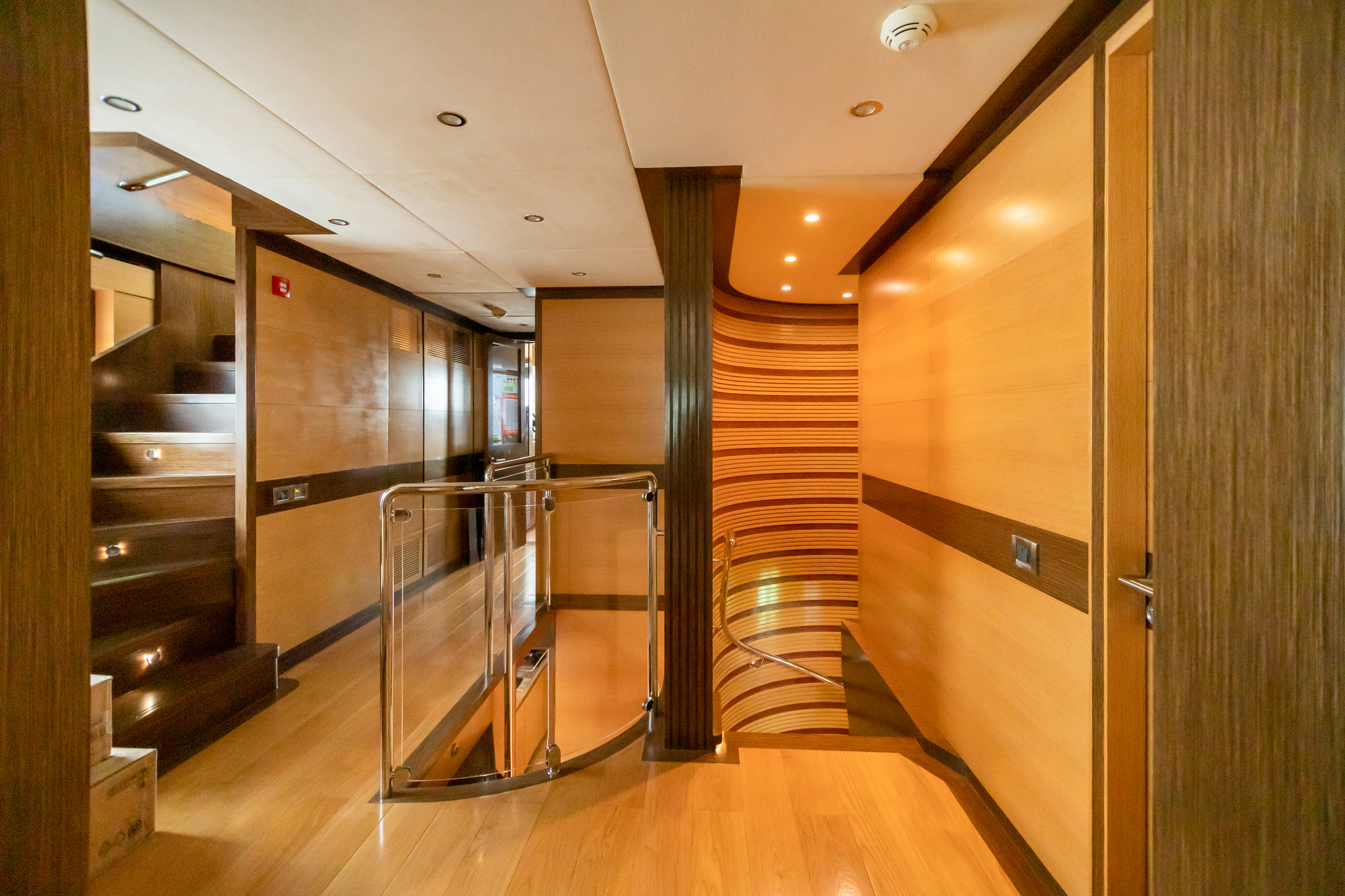 foyer. .jpg