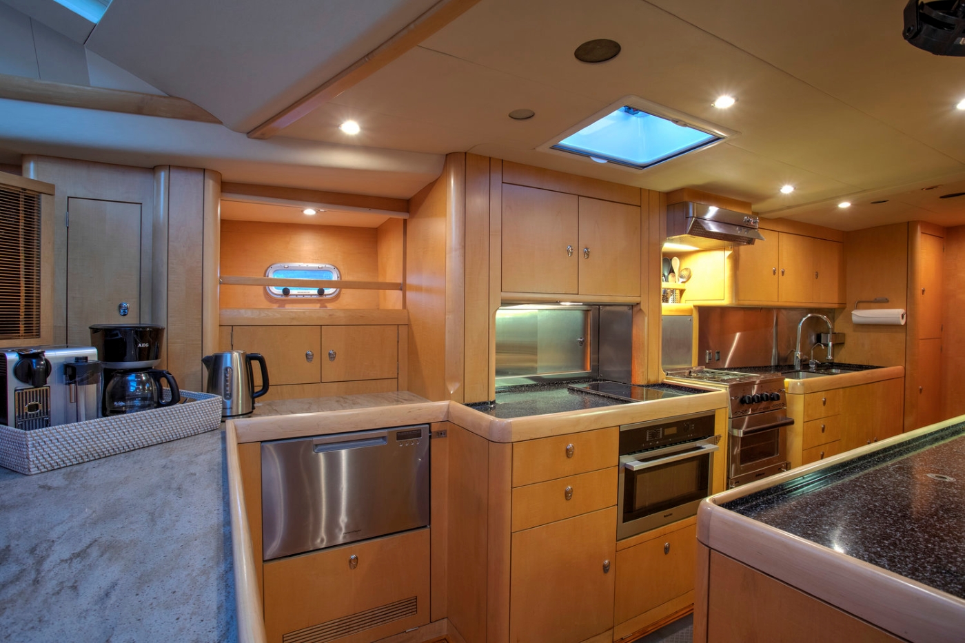 kitchen 01.jpg