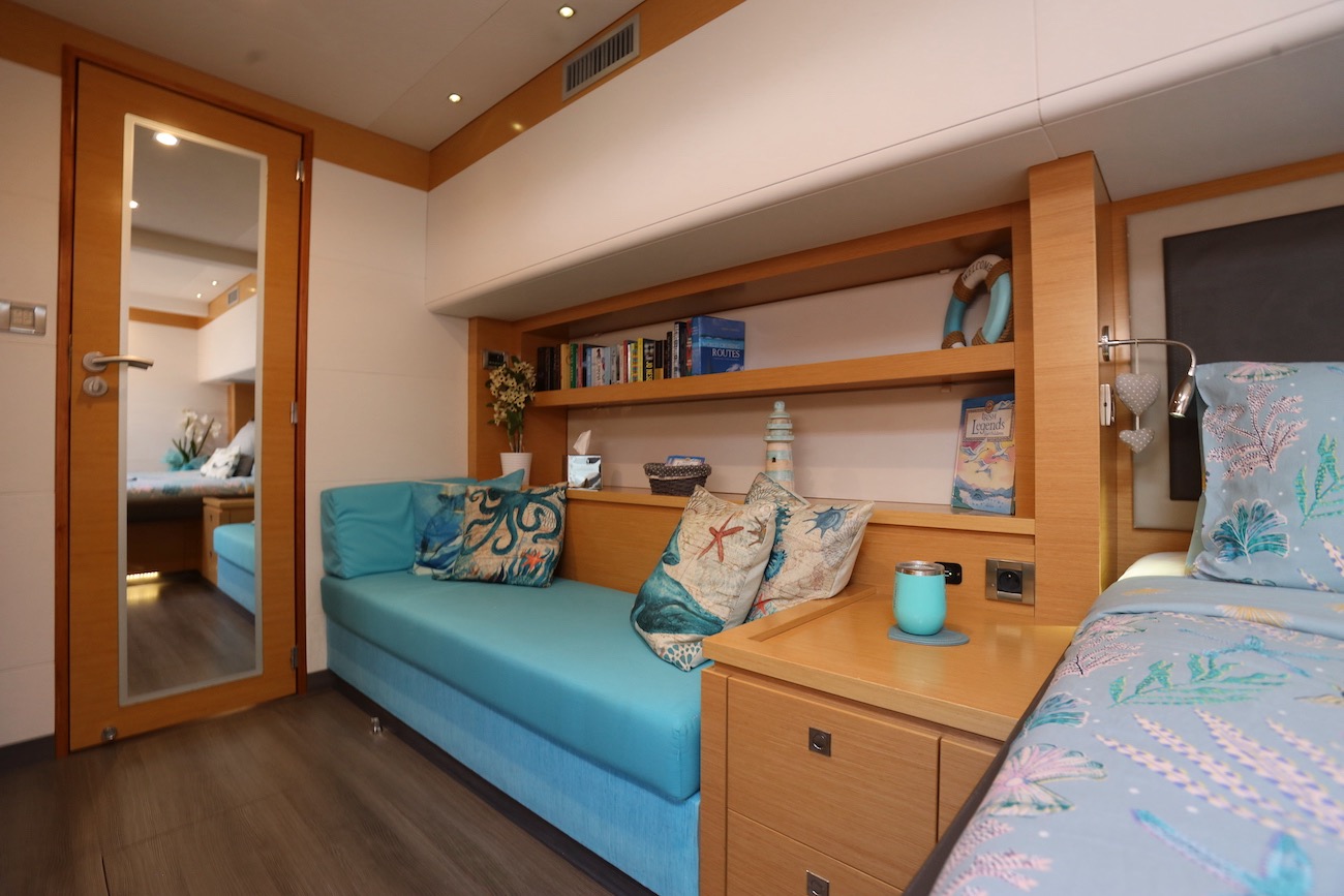 main cabin seating area.jpg