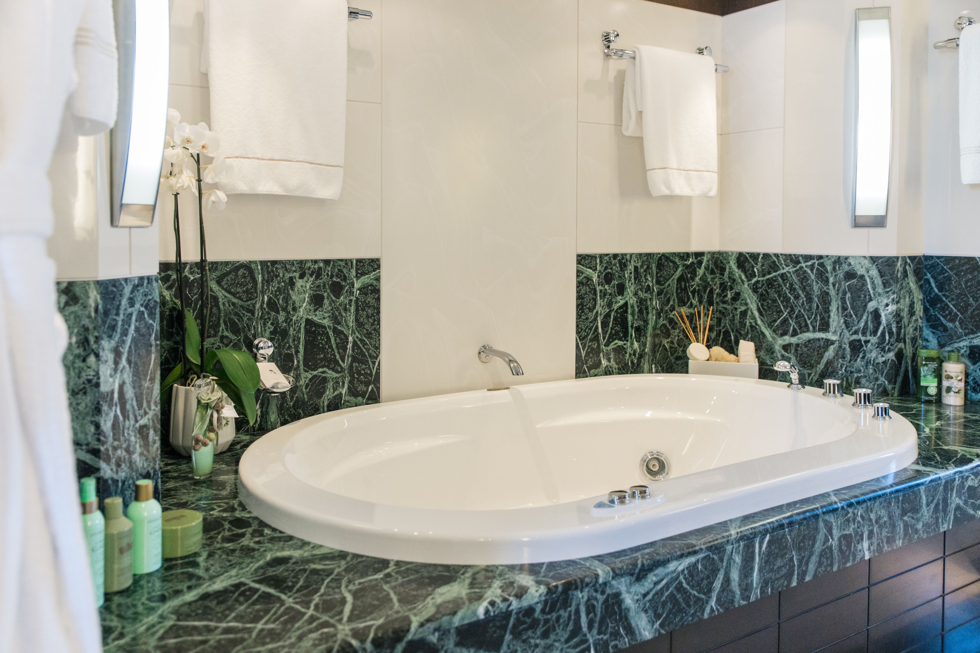 master ensuite detail.jpg