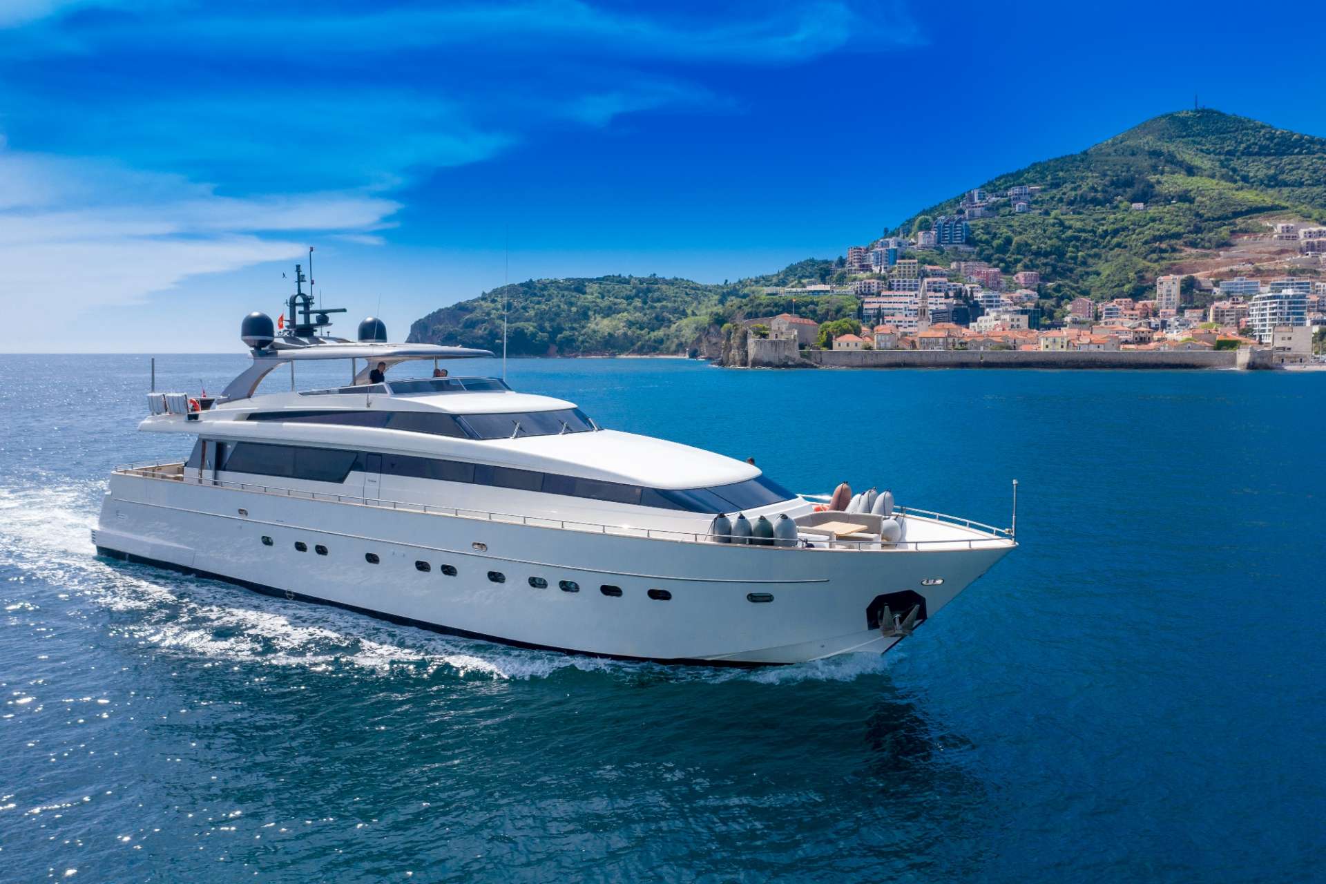 motor yacht PERTULA.jpg