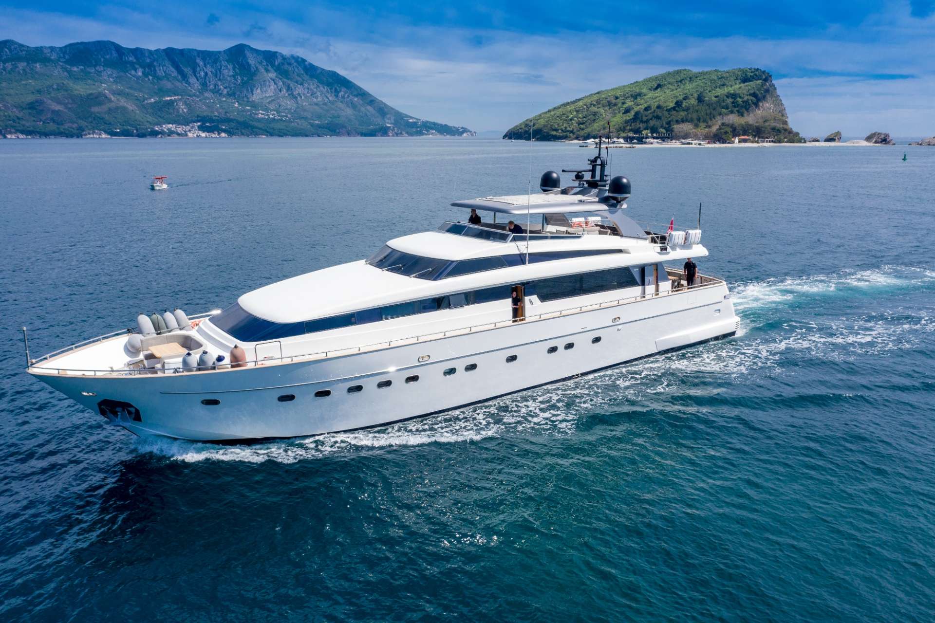 yacht PERTULA.jpg
