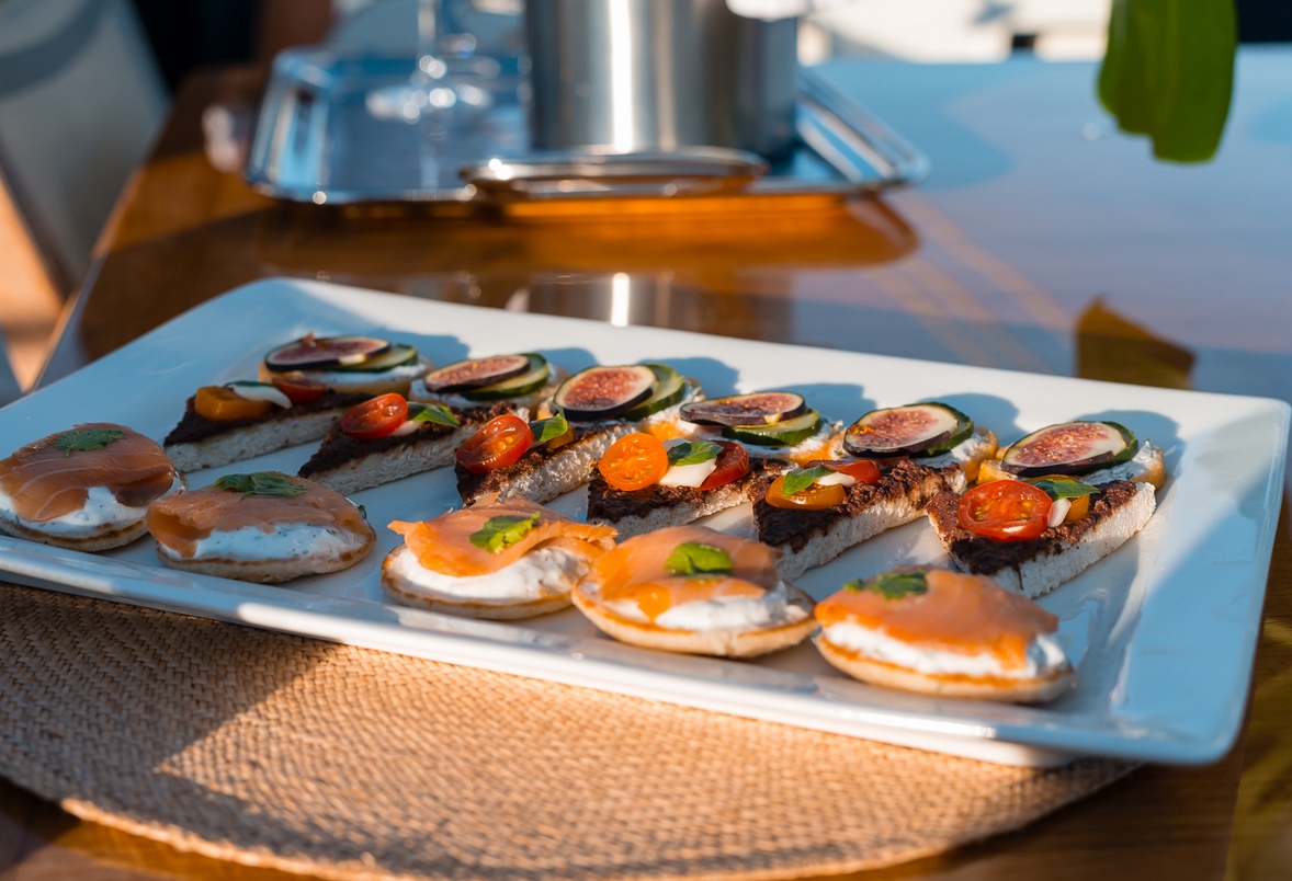 yacht-grand-bleu-vintage-cuisine.jpg