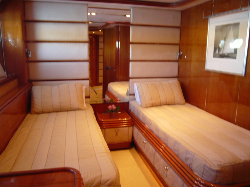  BEACHSEEKER -  Twin Cabin.jpg