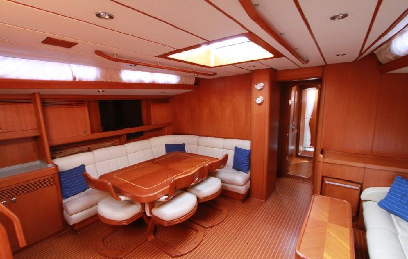  CLAUDIA IV -  Salon Dining.jpg