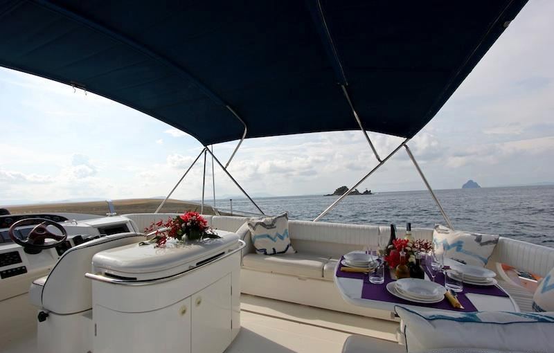  ISABELLA ROSE -  Flybridge 2.jpg
