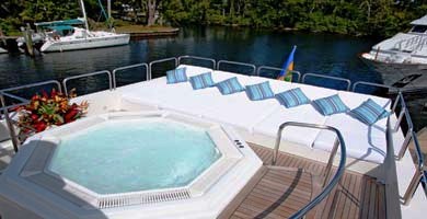  The Lady J -  Spa Pool.jpg