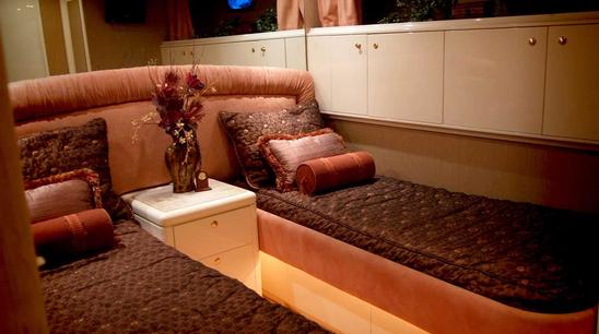 102 Azimut NEVER ENDING JOURNEY - Kids Stateroom.jpg