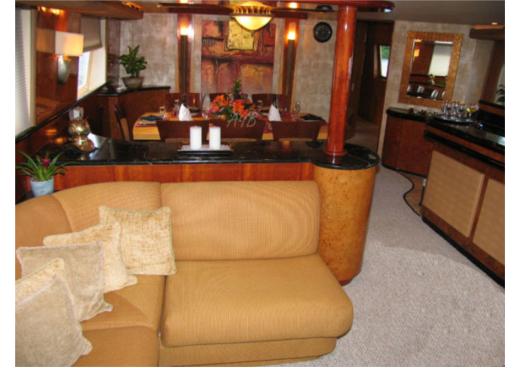 102 Azimut NEVER ENDING JOURNEY - Main Salon.jpg