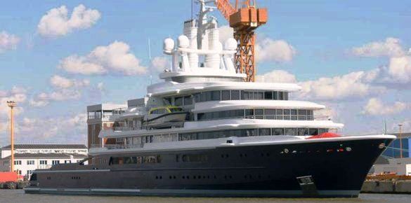 115m luxury expedition yacht LUNA.jpg