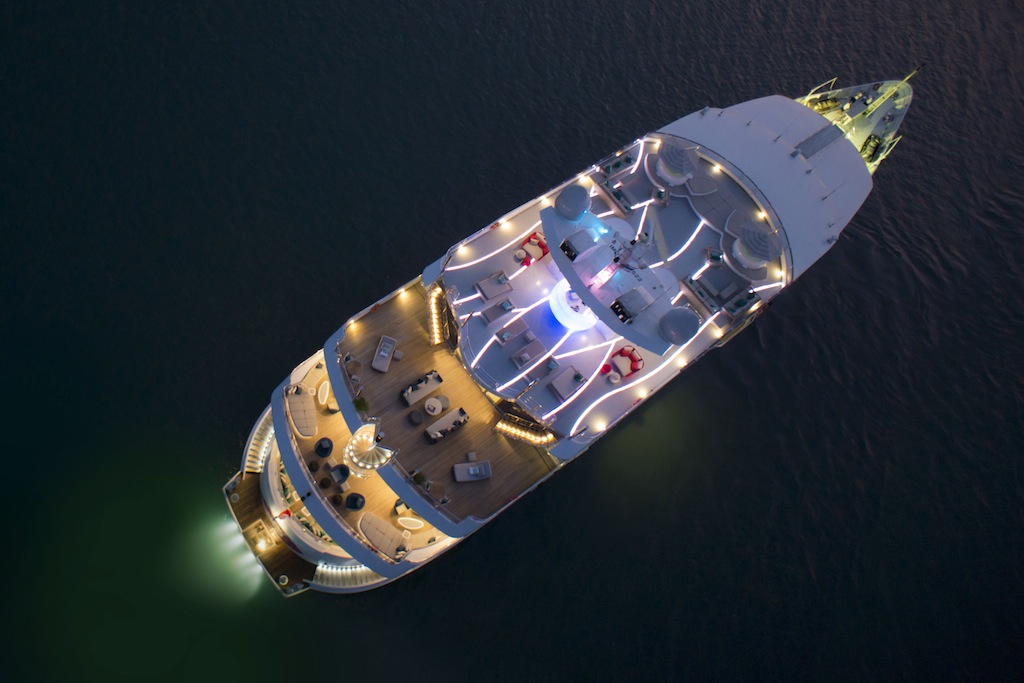 19 Superyacht SALUZI bird view.jpg