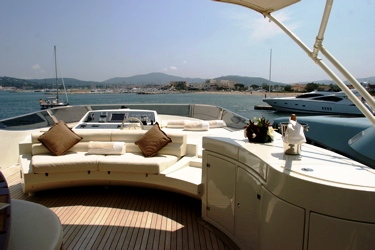 4FIVE -  Flybridge.jpg