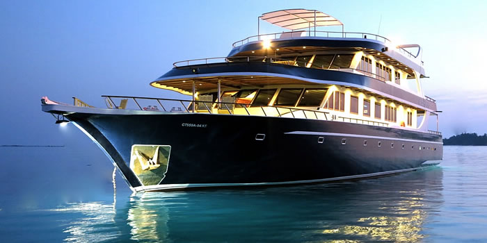 8635-Ocean_Divine_The_Boat[1].jpg