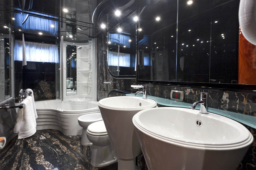 ADRIATIC BLUES - Master ensuite.jpg